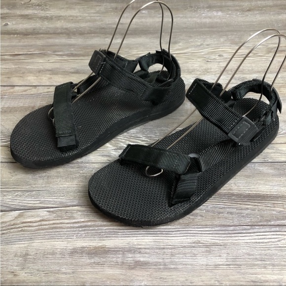 Teva Original Universal Sandals Men's size 10.5 black adjustable hook and latch
